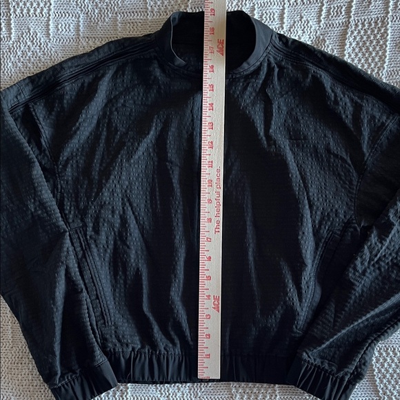 Lululemon Jacket Women’s Black Pack Light Bomber Vented Outdoor Active Zip - Picture 2 of 8
